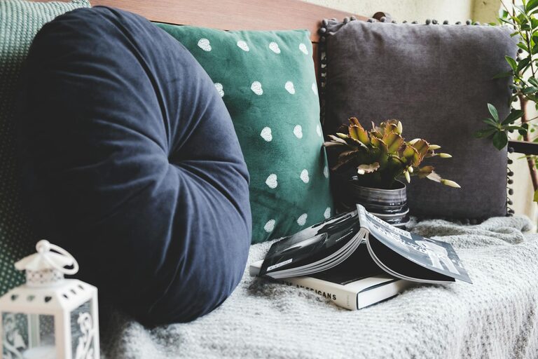 Simple Steps to Create a Cozy Reading Nook in Your Home